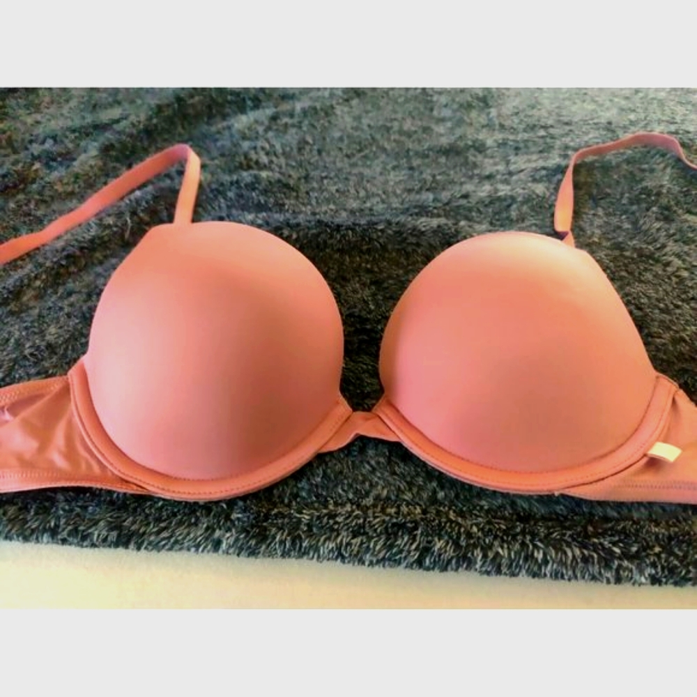 Victoria's Secret 💋 Very Sexy Satin Sheen Blush Push Up Bra | 34B